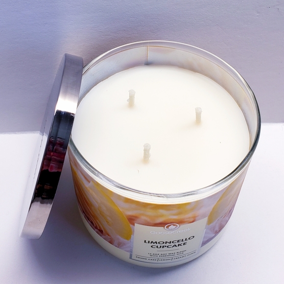 Goose Creek LIMONCELLO CUPCAKE Large 3-Wick Candle, 14.5 oz - Picture 3 of 5